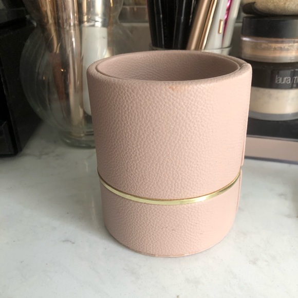 Sonia Kashuk Other - Sonia kashuk Brush holder 🤍